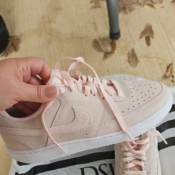 Nikes Women's Blush Pink Sneakers - Picture 4 of 8
